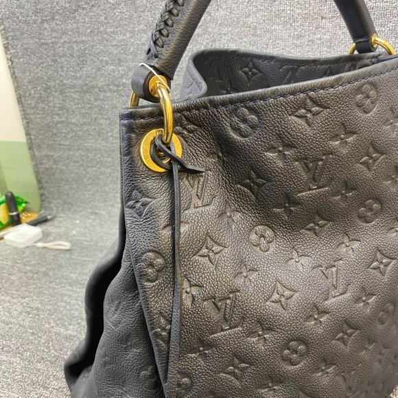 Auth Louis Vuitton LIKE NEW Artsy Empreinte - Picture 7 of 14
